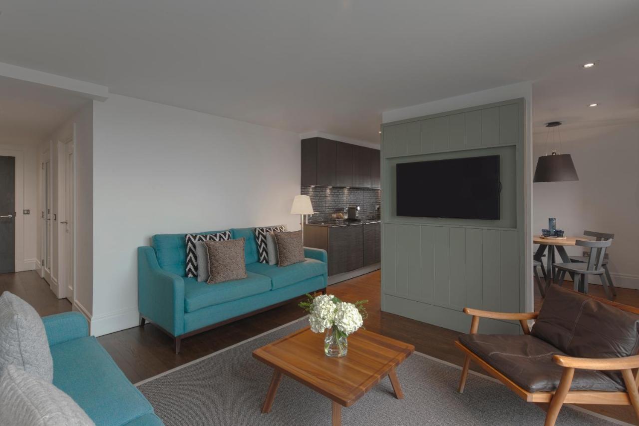 Aparthotel Cheval Old Town Chambers Edimburgo Esterno foto A staged photo of a living room