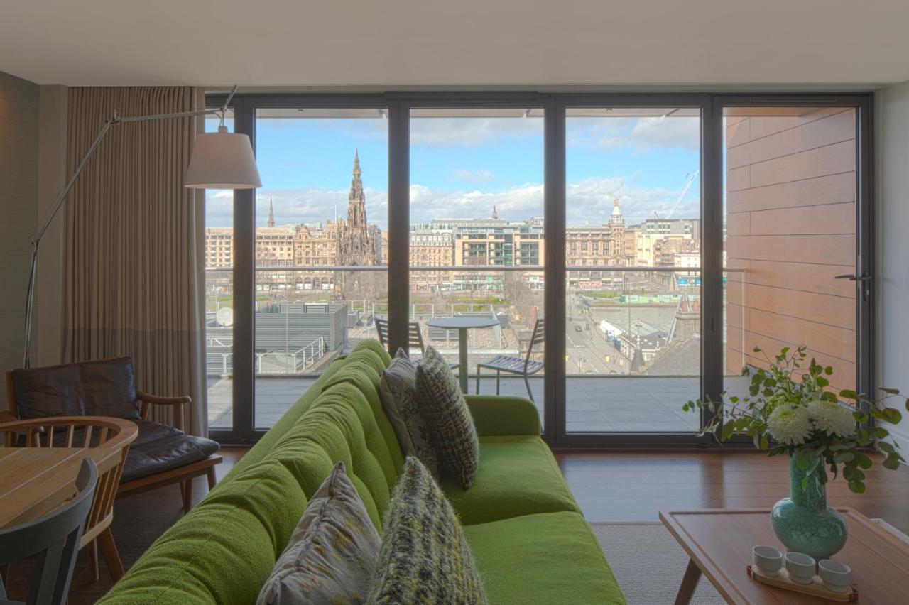 Aparthotel Cheval Old Town Chambers Edimburgo Esterno foto The view from a penthouse apartment