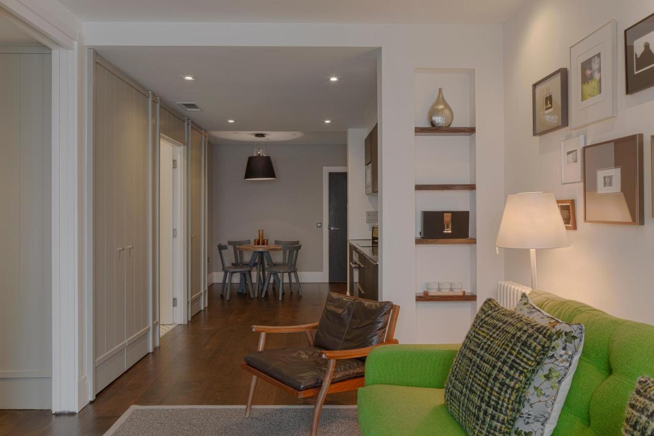 Aparthotel Cheval Old Town Chambers Edimburgo Esterno foto A typical apartment interior