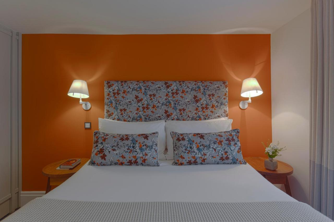 Aparthotel Cheval Old Town Chambers Edimburgo Esterno foto A bedroom at the hotel
