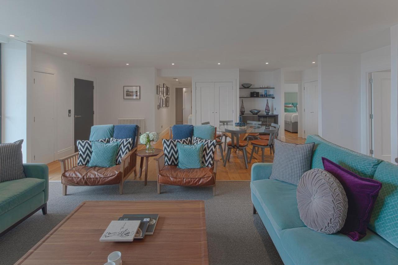 Aparthotel Cheval Old Town Chambers Edimburgo Esterno foto The interior of a typical apartment at the hotel