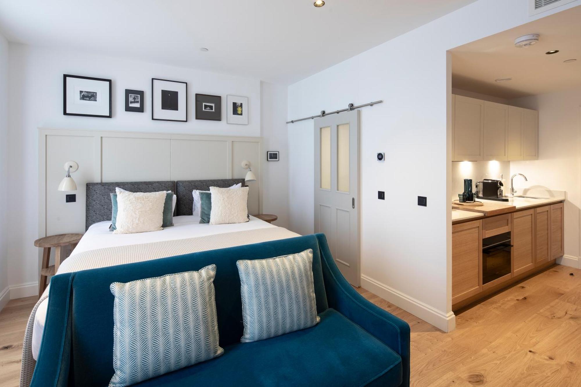 Aparthotel Cheval Old Town Chambers Edimburgo Esterno foto A studio apartment in London