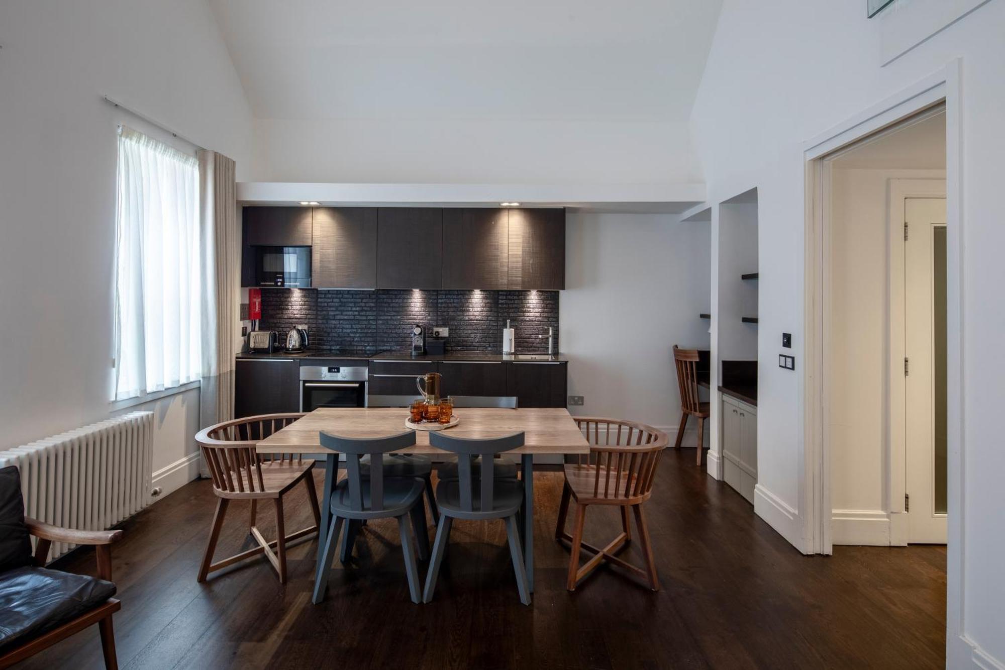 Aparthotel Cheval Old Town Chambers Edimburgo Esterno foto The kitchen