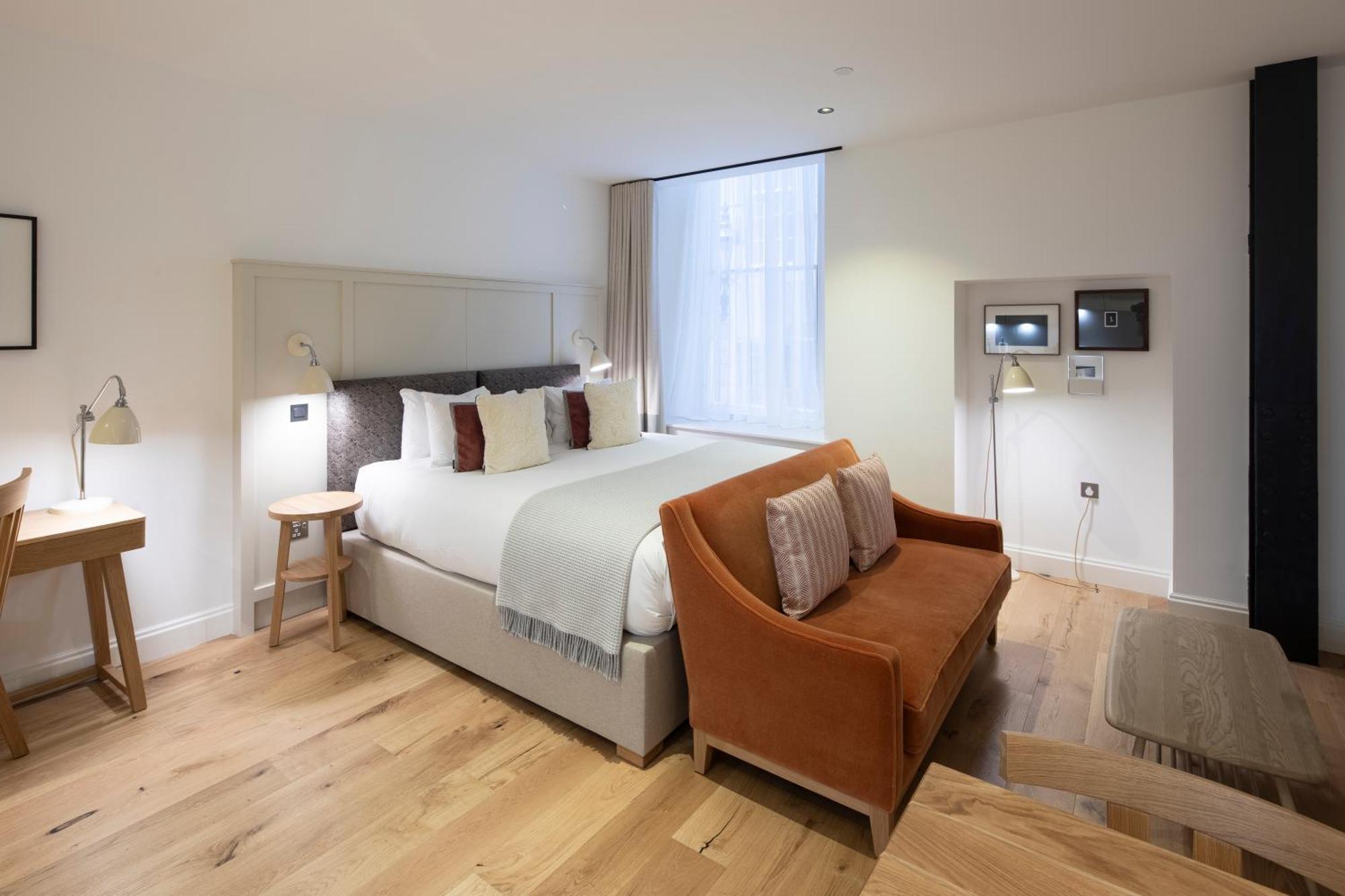 Aparthotel Cheval Old Town Chambers Edimburgo Esterno foto A bedroom at The Mitre