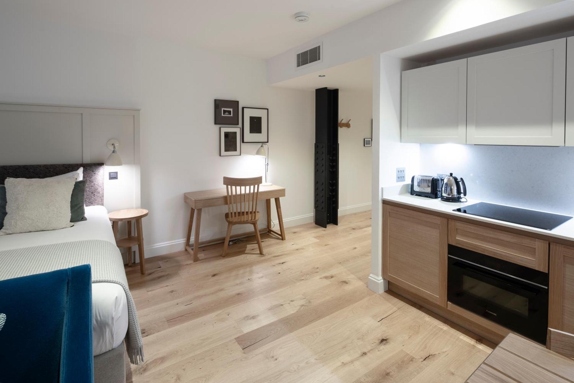 Aparthotel Cheval Old Town Chambers Edimburgo Esterno foto A studio apartment in London
